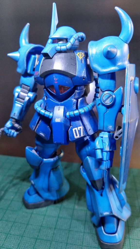 この色、この雰囲気、まさにグフよ！小学校の時、アニメで最初に雷と共に登場したランバラルが駆るグフに痺れまくりました。