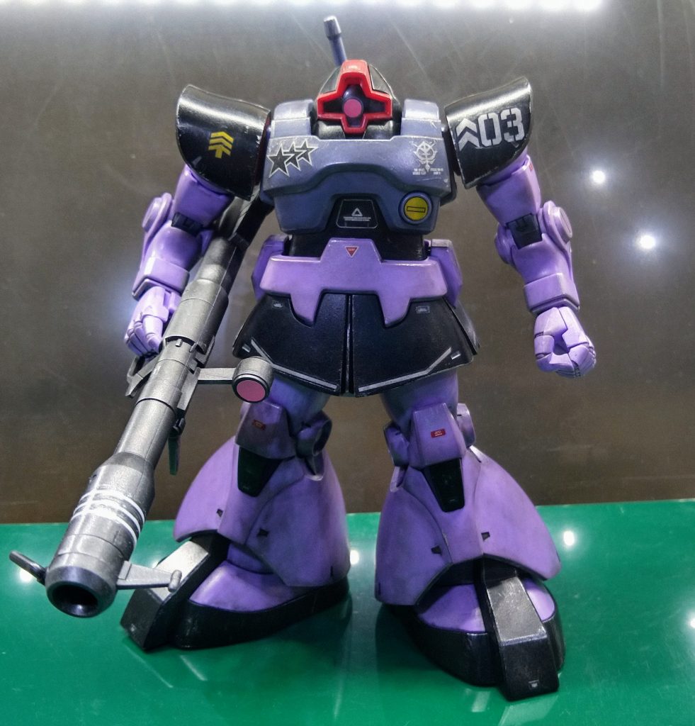 重MSらしいホルム、実にかっこいい。この重装甲そんな簡単に撃ち抜けないはず。アニメではビームスプレーガン一発で撃破されてたけどね。解せん!💢