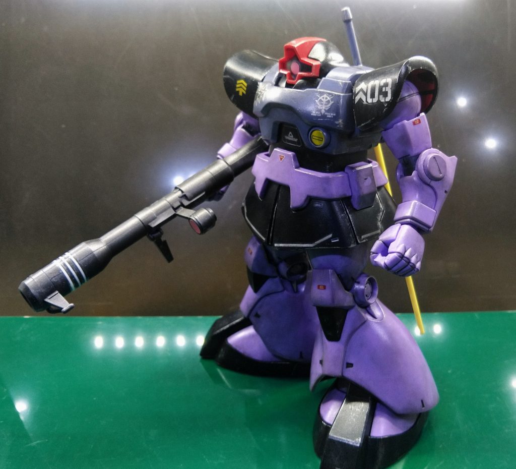 ガイア大尉機仕様にしましたが、リック ドムで作ってます。だってスカートのかたちはリックの方がカッコいいのですよ。