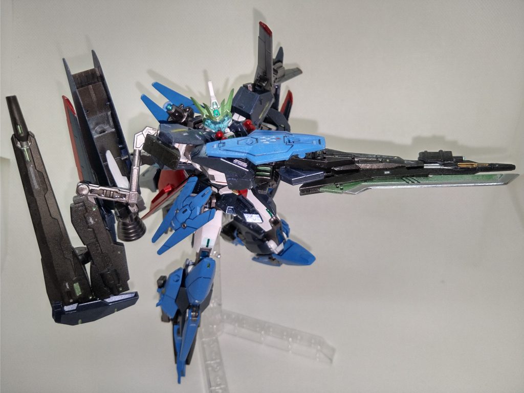 ビームシュートライフルU7には強制廃熱機構を利用したヒートソードを追加。近接された時にFbユニットによる大推力による離脱を行うまでの牽制用(ガチの時はブッ刺して零距離射撃)