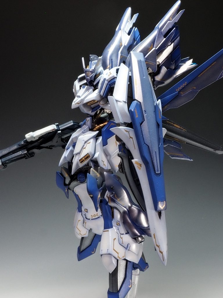 オプションでシールドも作りました。シナンジュのシールドにナドレのシールドを貼付けています。コレ持つと一気にMSぽくなりますね(^_^)