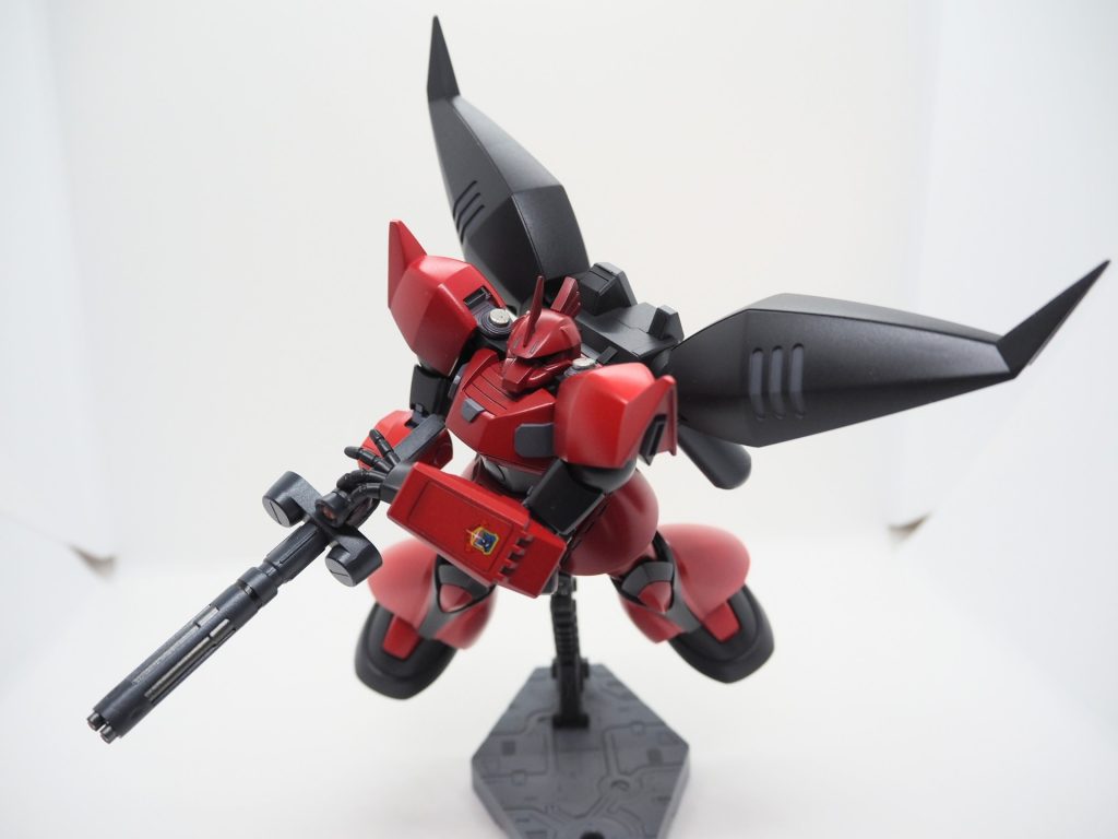 GP01フルバーニアンの技術が活かされているのでアクロバティックなポーズが似合います。