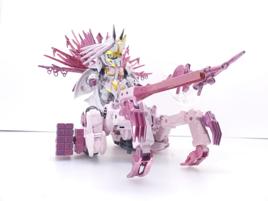 もちろん乗せることも可能です。本体との接続は窮奇のバックパック穴とティエレンの腰軸で。