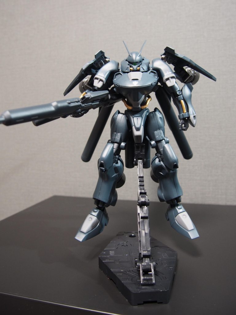 旧キットは、肩が大きすぎたので、別パーツに。プロポーションも現代風に上手く弄れたと思います。