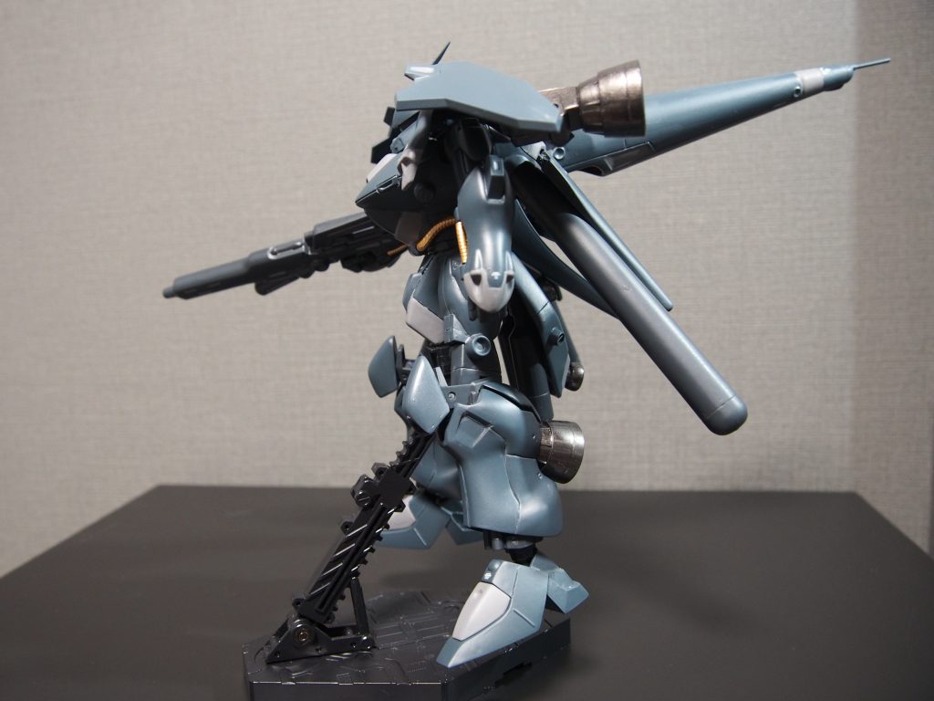 アレックスの関節(20年前に組んだ)がヘタってて、自立できません。今回も楽しかったです!