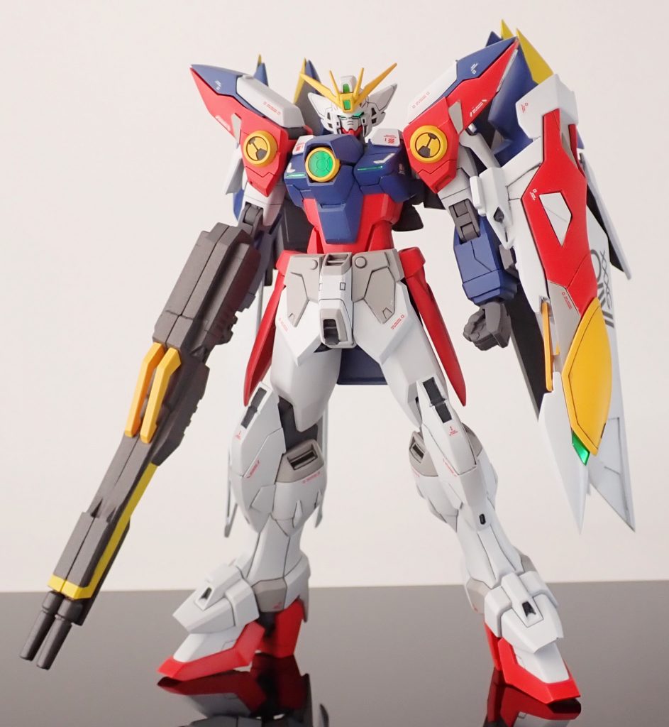 改修箇所・頭部:耳に当たる部分をプラ板でボリュームアップ。アゴを0.3mmほど延長・胴体:インパルスランシエのパーツをパテやプラ板で加工。ゼロシステム部はビルダーズパーツを使用。ガトリングはカバーだけプラ板で作り展開は出来ません。フロントスカートはディテールを削り落としてからプラ板で・腕部:肩アーマーは削り込みで小型化。ラインも変更してプロトゼロっぽく。その他は丸ごとインパルスになります。・脚部:太腿・足首はインパルスランシエ。ヒザはエポパテで大型化。・ウイング部:プラ板とエポパテからスクラッチ。小羽は可動できるようにしています。・シールド:可動ギミックの部分で5mmほど延長。エポパテと削り込みで形状をプロトゼロのものに寄せています。先端部分の小羽はプラ板から作り、可動するようにしました。・バスターライフル:2箇所で切り取ってそれぞれプラ板で3mmずつ延長。