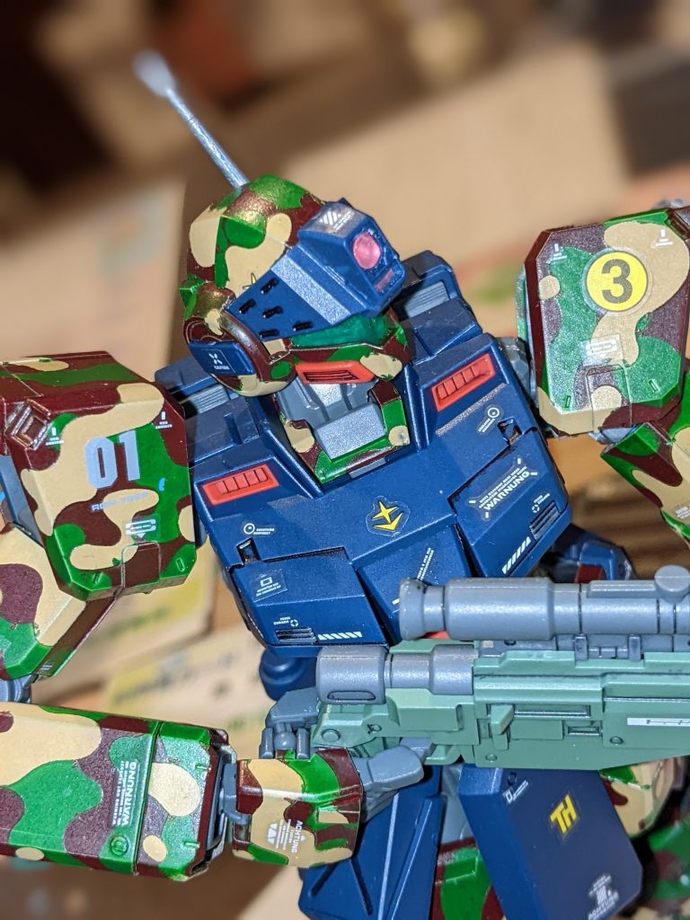 バカ息子がバイザーの緑クリア部品なくしたんでビームサーベルブッ込みました！せめて緑にしとけば良かったなやぁ〜！