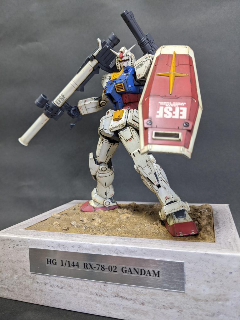 ツインアイはホイルおりがみです。よく光ります。