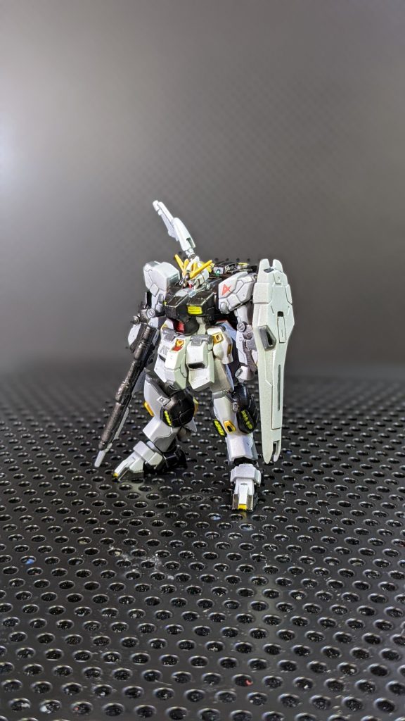 RX-93 νガンダム–4枚目/制作者:みるくマンジュウ