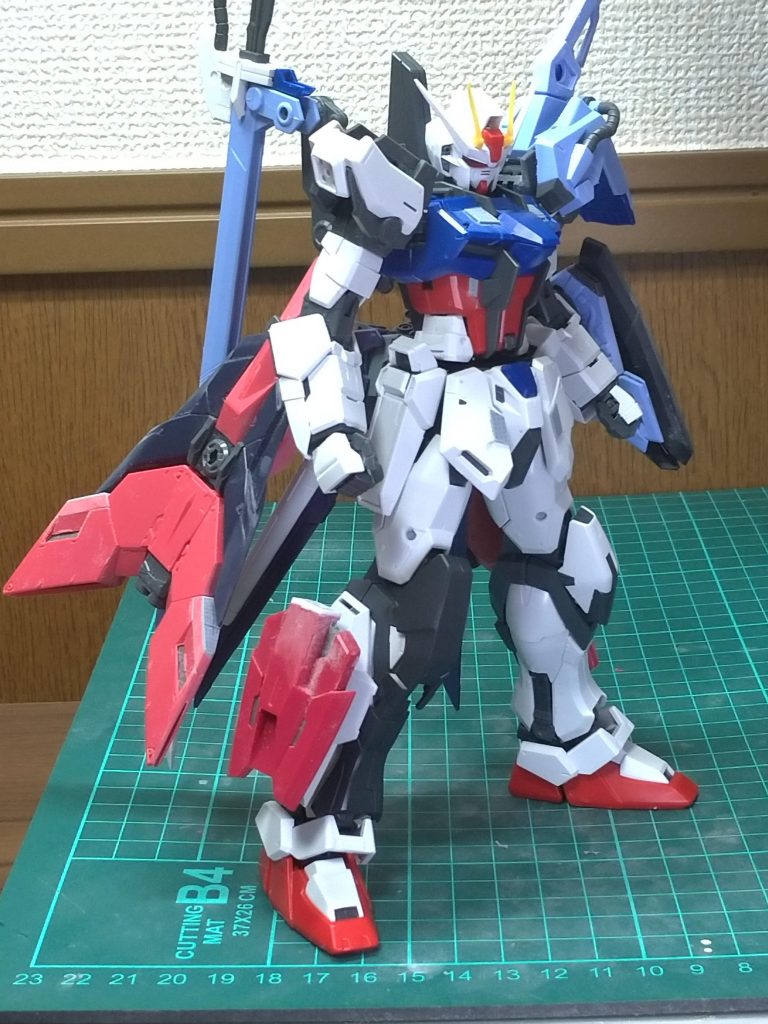 ミキシングの概形が固まったあたりがこんな感じ。背面と右足以外はディテール追加ぐらいしか行ってません。