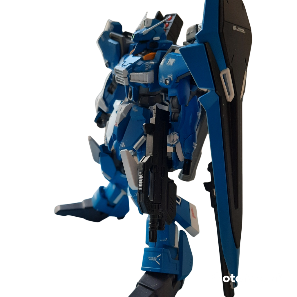 リヴランスヘブンがメインで足部はリゼル、肩部はストライクガンダムを使用