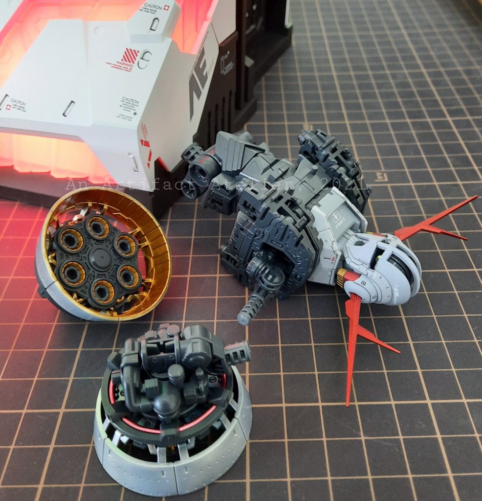 頭部や襟部分にもかなり細かい新規ディテールを彫り込んでいます。