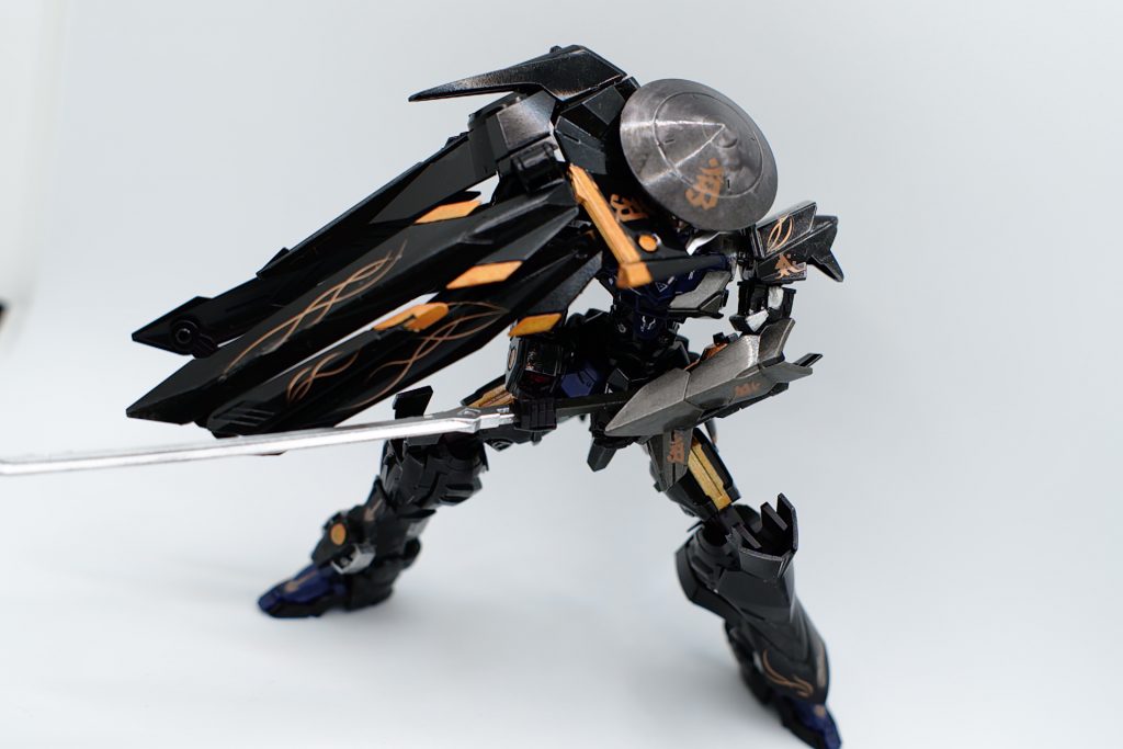 カッコいいんだけどポーズがとりにくい!