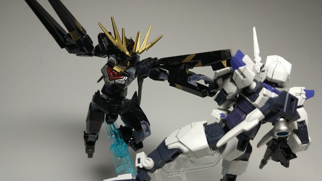 襲いかかるコアバンシィ。