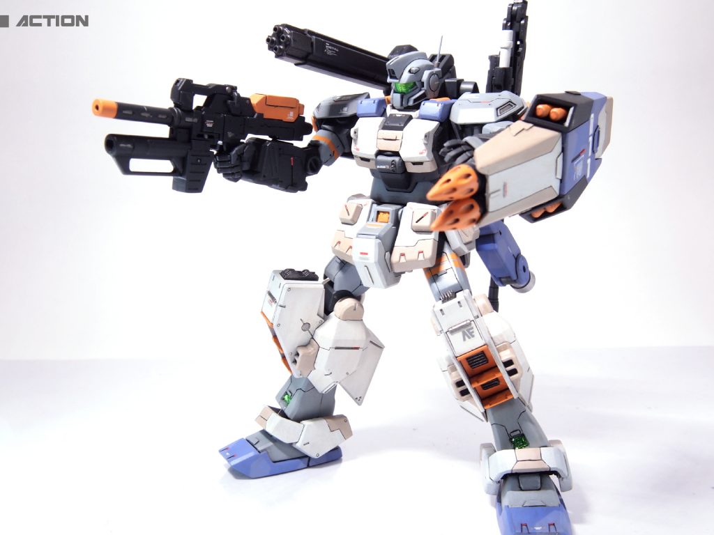 アクションポーズ。プラ板や市販のディテールアップパーツ、スジ彫りを各所に追加したりとハイディテールなヘイズル脚部に合わせて情報量を足しています。