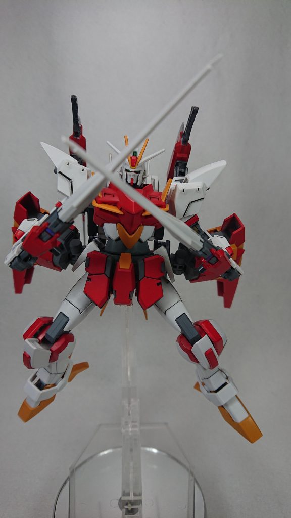 実体剣装備の高機動型という形で落ち着きましたシルエットは割と気に入っていますwでは、最後までご覧いただきありがとうございました