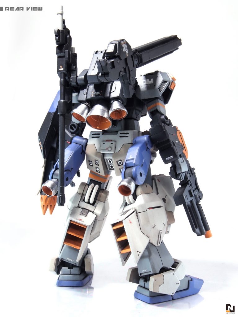 バックショット。推力を高めるため、背面には推進器を多めに配置。エコーズジェガンのBPをベースに市販のバーニアを使い大型化。腰の可動式ブースターはシュバルベグレイズのものを拝借。BP上部にキャノンと武器を懸架するためのラックを新造。