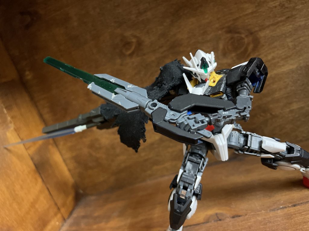 ソードモード＋レールガンに装備したビームサーベルで近接戦闘