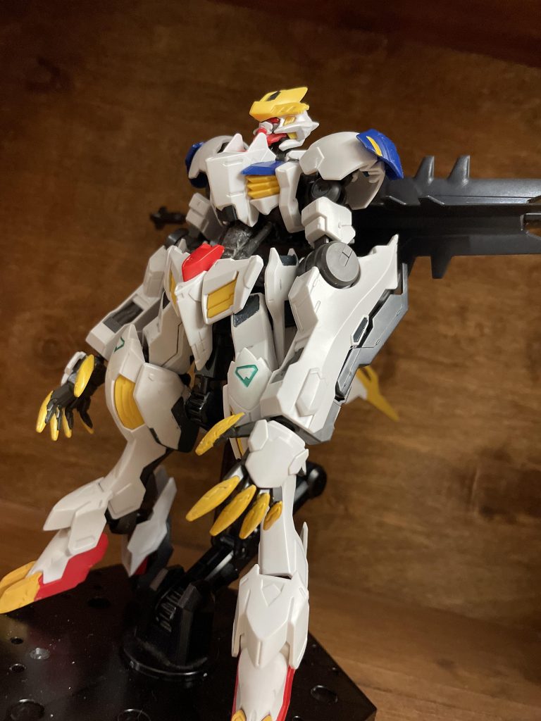 ちなみにメインカメラは右目が緑で左目は赤です