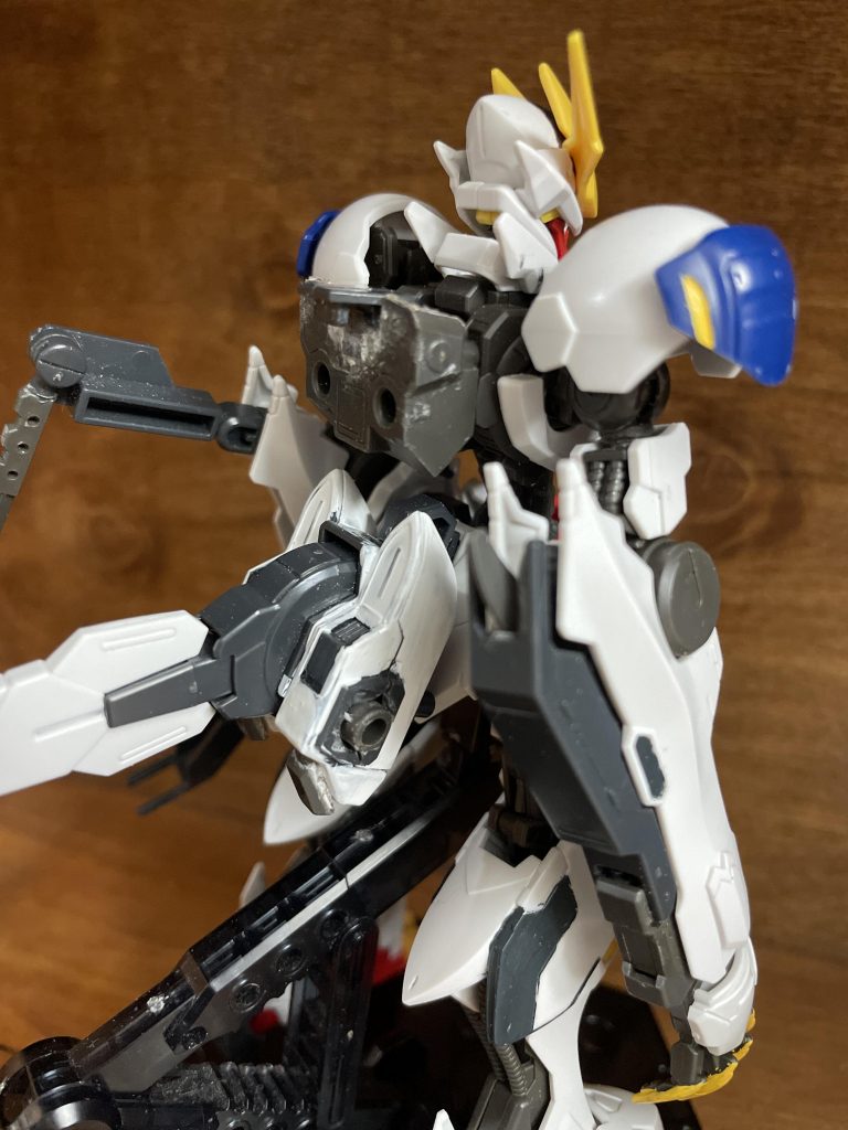 バックパックに超大型メイス、テイルブレード基部にはソードメイスを装備できるジョイントを追加