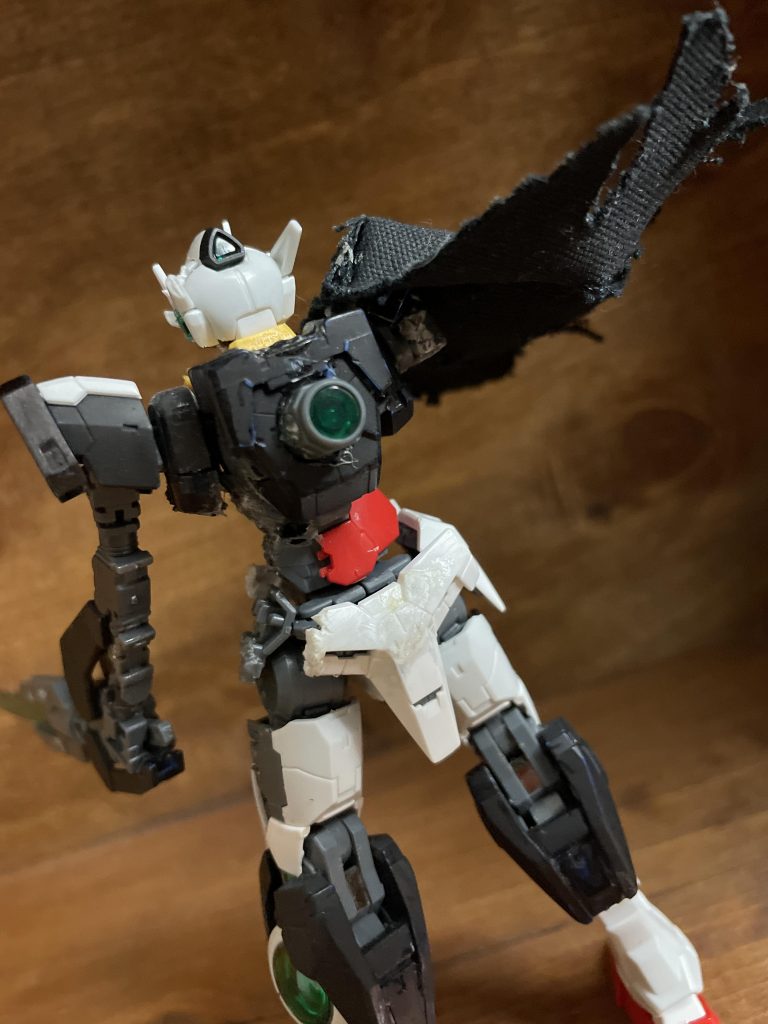 直列状態で装備したツインドライブにより辛うじてトランザムは可能だ。右腕部にはジョイントがあり、ビームサーベルや各種武装を取り付けることが可能。