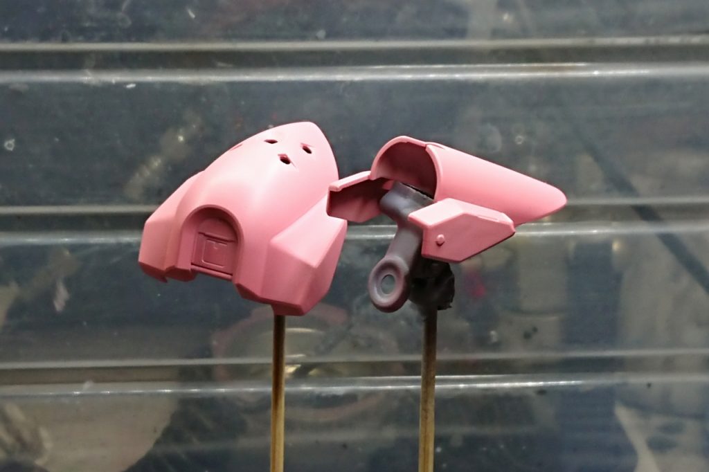 赤の下地は自作のピンクサフ。