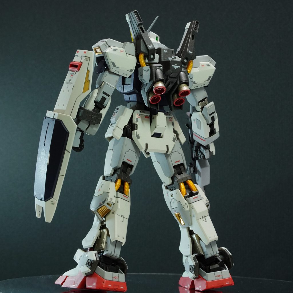 パイプを既存のグレーからイエローに変更しています。