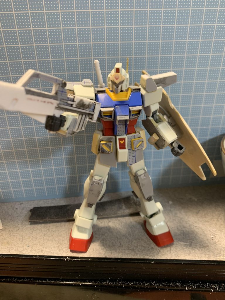 塗装前の状態。この状態から、肩アーマーなど少しプラ板でモールド貼り付けてます。