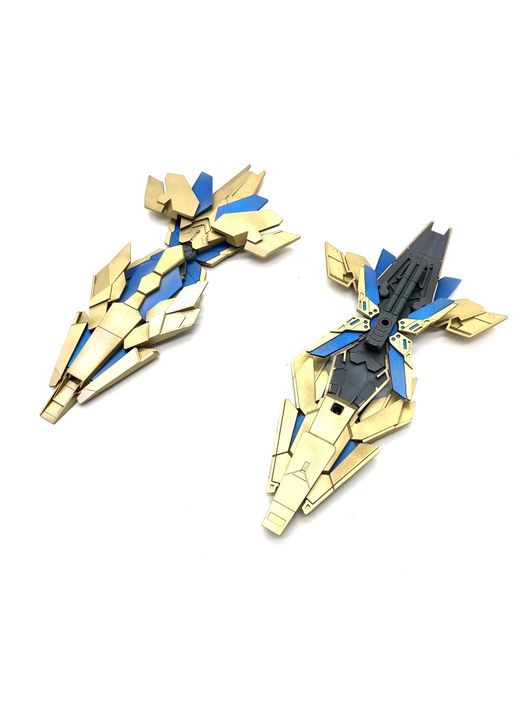 裏をエナメルのダークグレーで色分け。こうゆう時、はみ出し覚悟で吹いてもアフターケアが容易なのがエナメルの魅力だと思ってます。 シールド