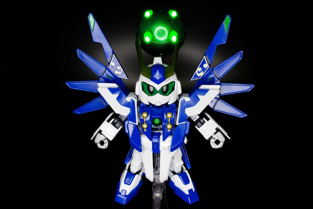 SDEXのデスサイズを腕と胴体、腰にSDEXのOOで足を長く頭身UPでデザインに違和感ないように余ったパーツを足して全体のバランスを取ってみました。