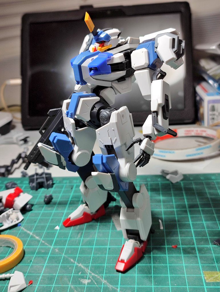 第一段階。ざっくり合わせたところです。まだパーツ配置やビャクチみが残りすぎ。