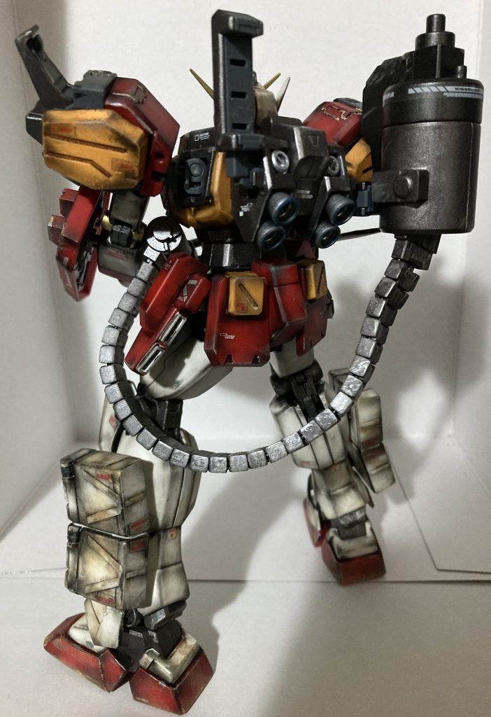 ベルトがいい感じです。初めての水性筆塗りでしたが、鉄系の色なのもあり塗りムラも目立ちませんでした。