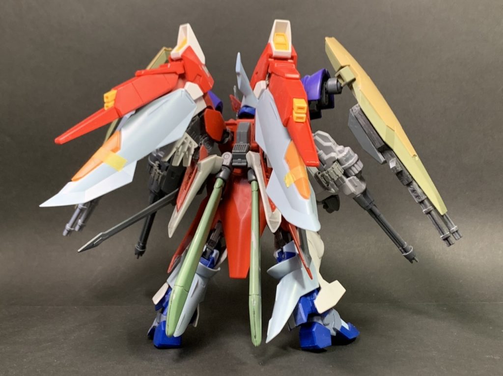 背面。ウイング部のパーツ選びが一番苦労しました。主にMGジンとAGE-3オービタルのパーツを使用しています。