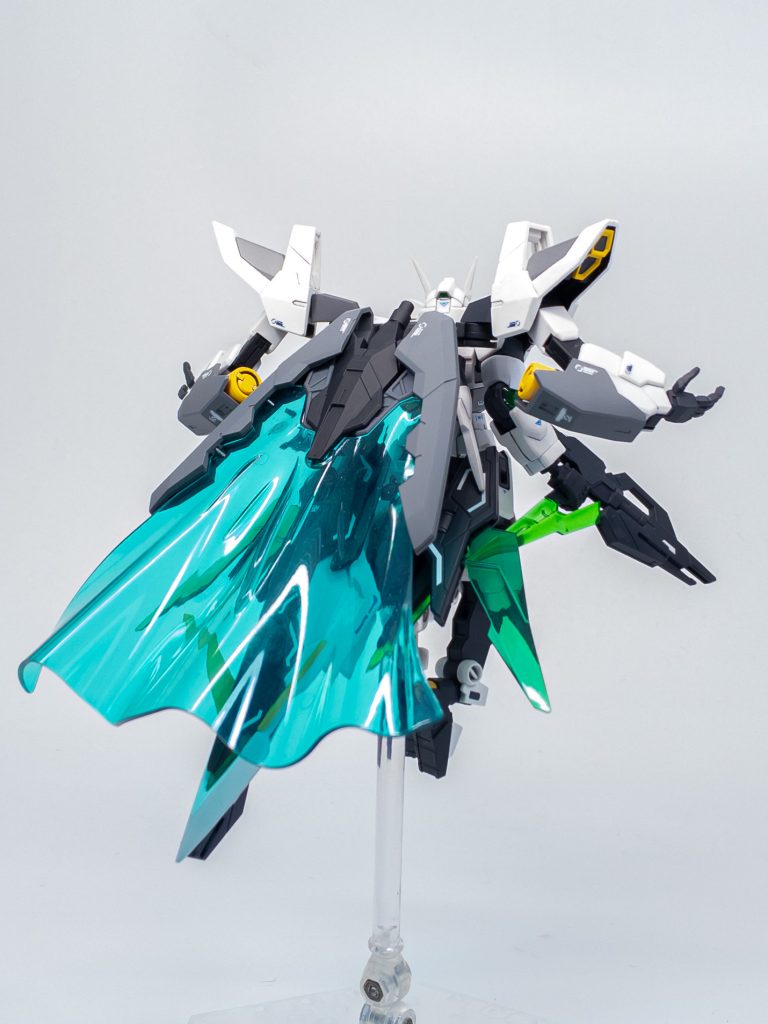 GNタクティカルアームズバックパックに装備されたマルチプルウェポンユニット。様々な形態に変形しコア0ガンダムにさらなる多様性を付与する。