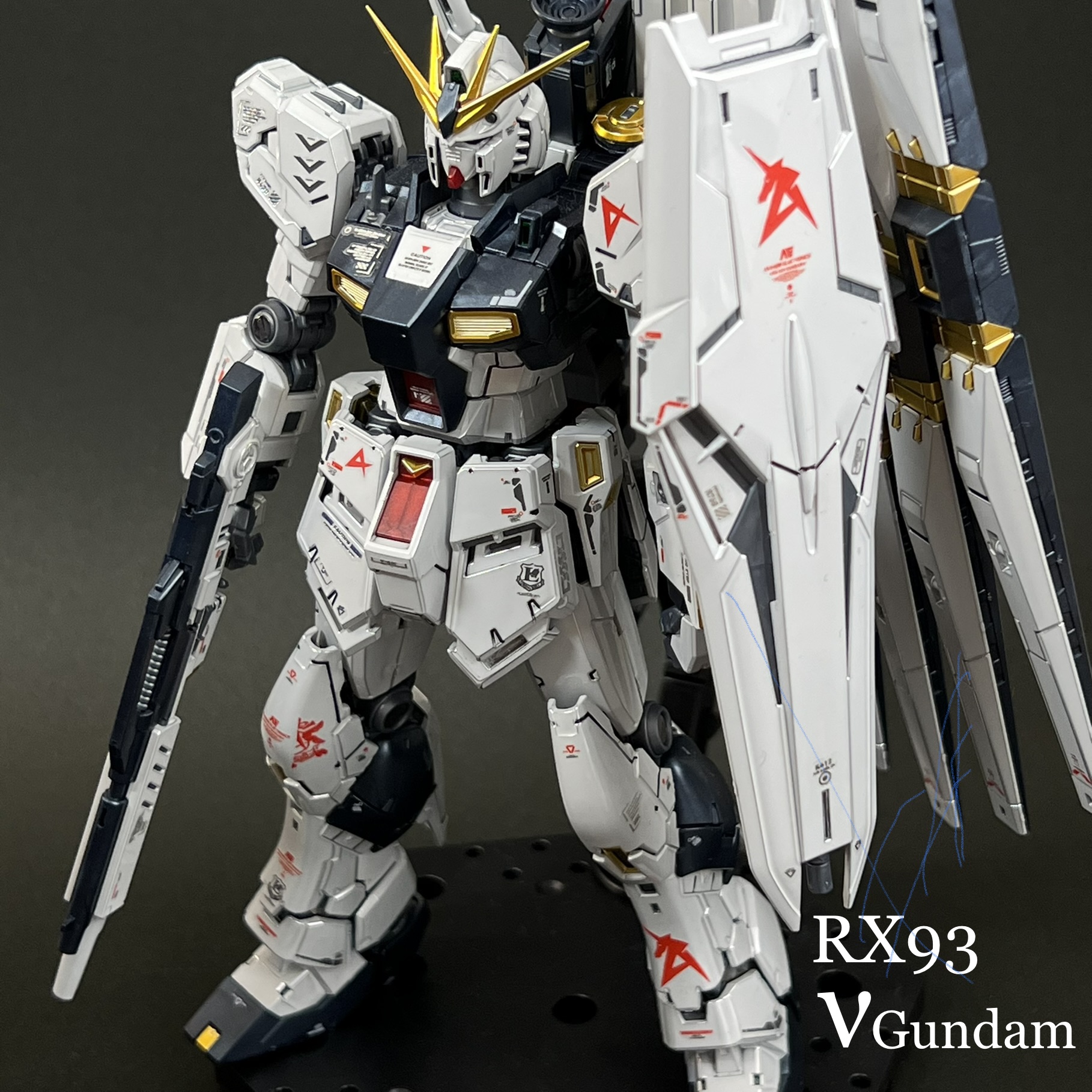 MG νガンダム（チタニウムフィニッシュ）-