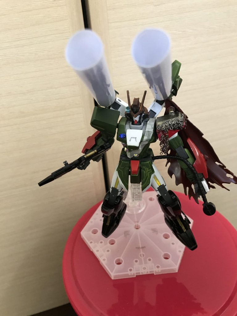 超大型対艦用ランチャー・ケルベロス最大火力で地上から月の表面まで狙撃することができるエネルギーの消費がかなり高いがソーラーシステムを導入する事で無限エネルギー、すなわちニュートロン・ジャマンキャンセラーと同じ力を得る