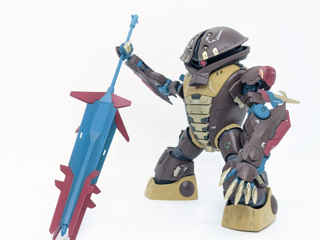 キットはアッガイとルプスレクスをベースにしています鉄血の雰囲気に合うようにディティールアップを施し、思いつきで追加装甲・スラスターは初スクラッチしてみました