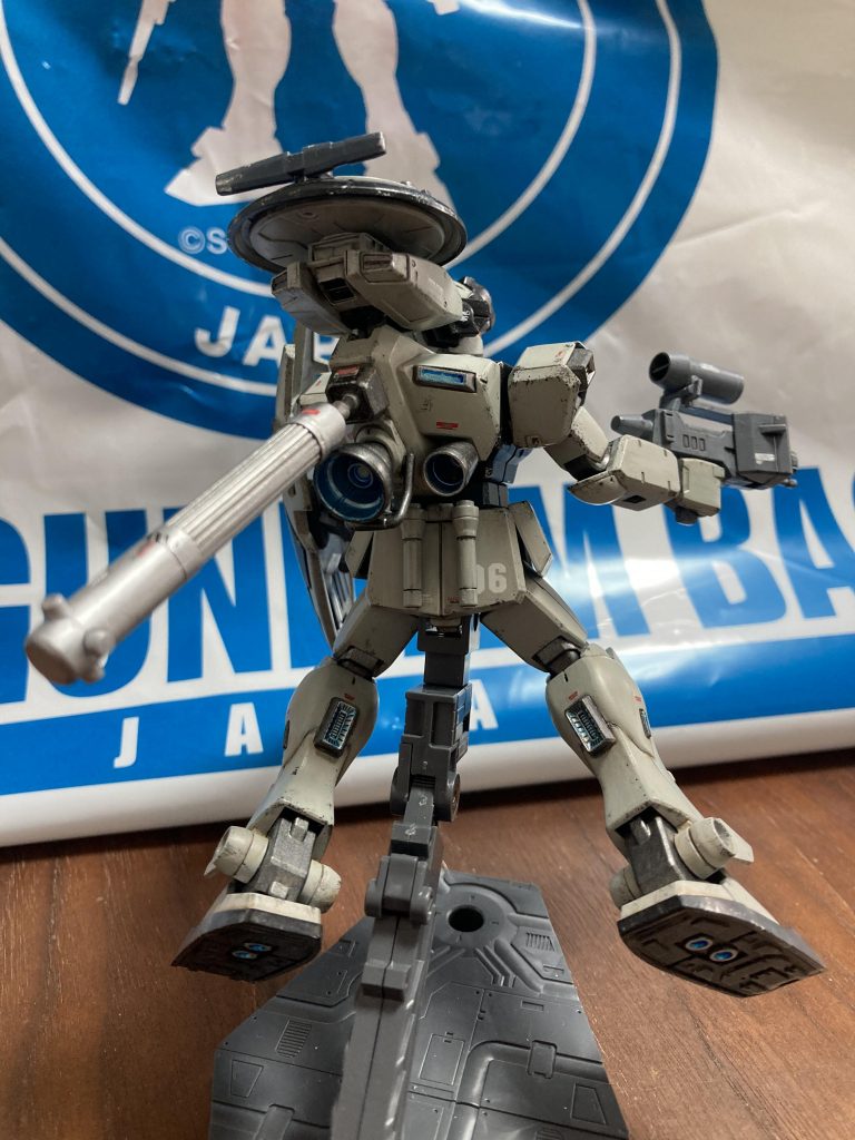 いきなりのミキシングに挑戦しましたが、いかがでしょうか?ミノフスキー粒子散布下での警戒任務機のイメージで製作しました。