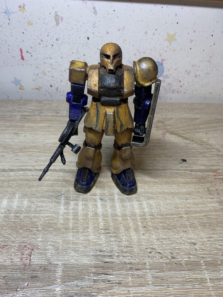 肩、頭などの改造は上手くいったと思っているけど、胴体は妥協してほぼもとの状態です。