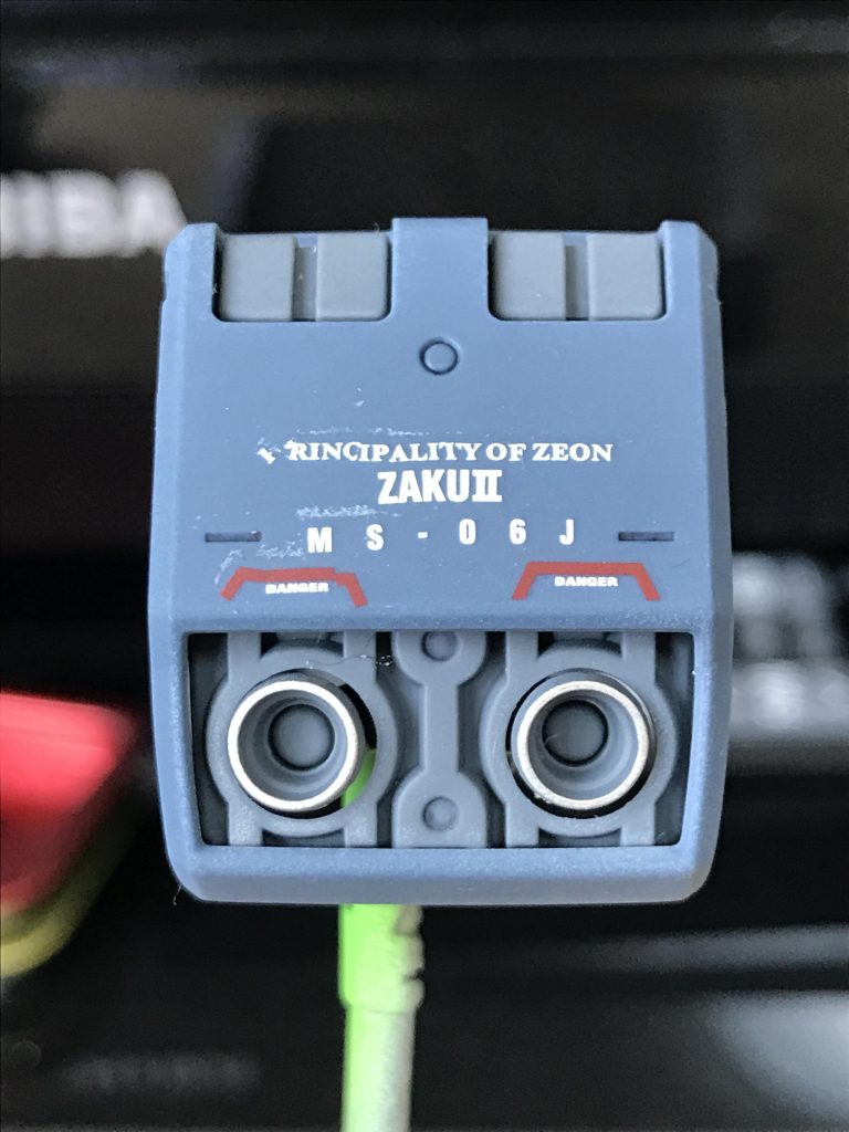 ランドセルのバーニア周りは、チタンシルバーで縁取りしてアクセントにしています。