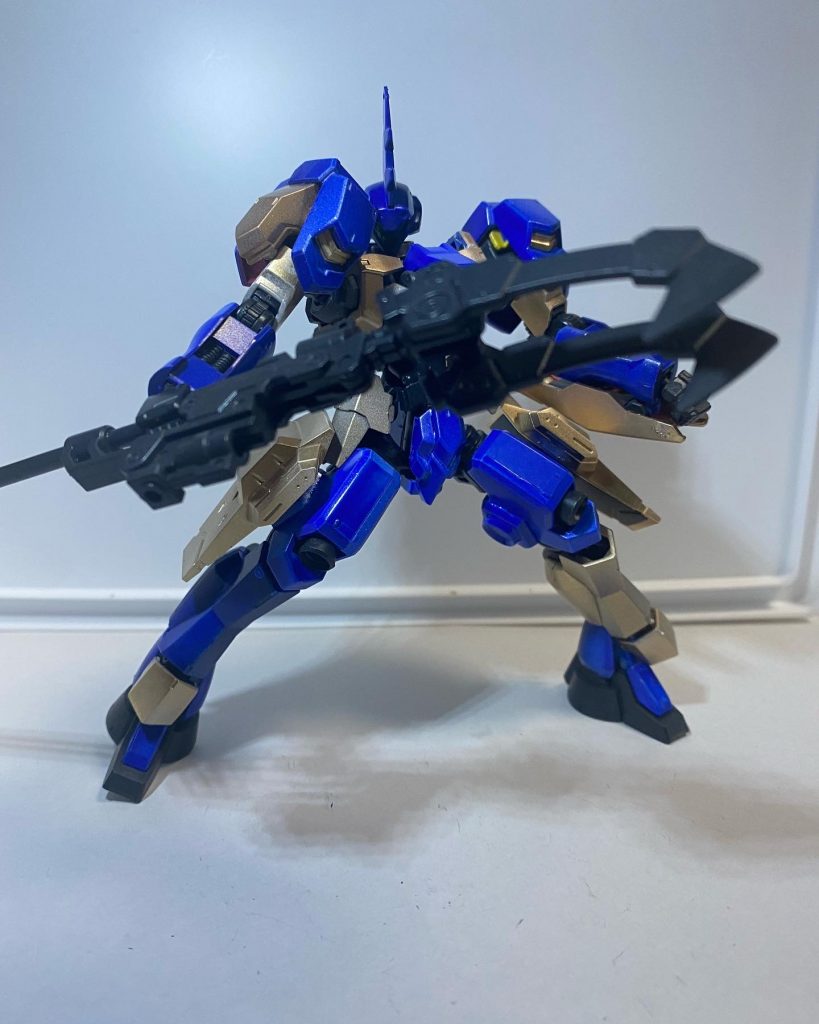 メイン武装と言っても過言ではない鎌のような爪のような武装ですジムストライカーの武装をベースにフラウロスの武装を取り付けました！