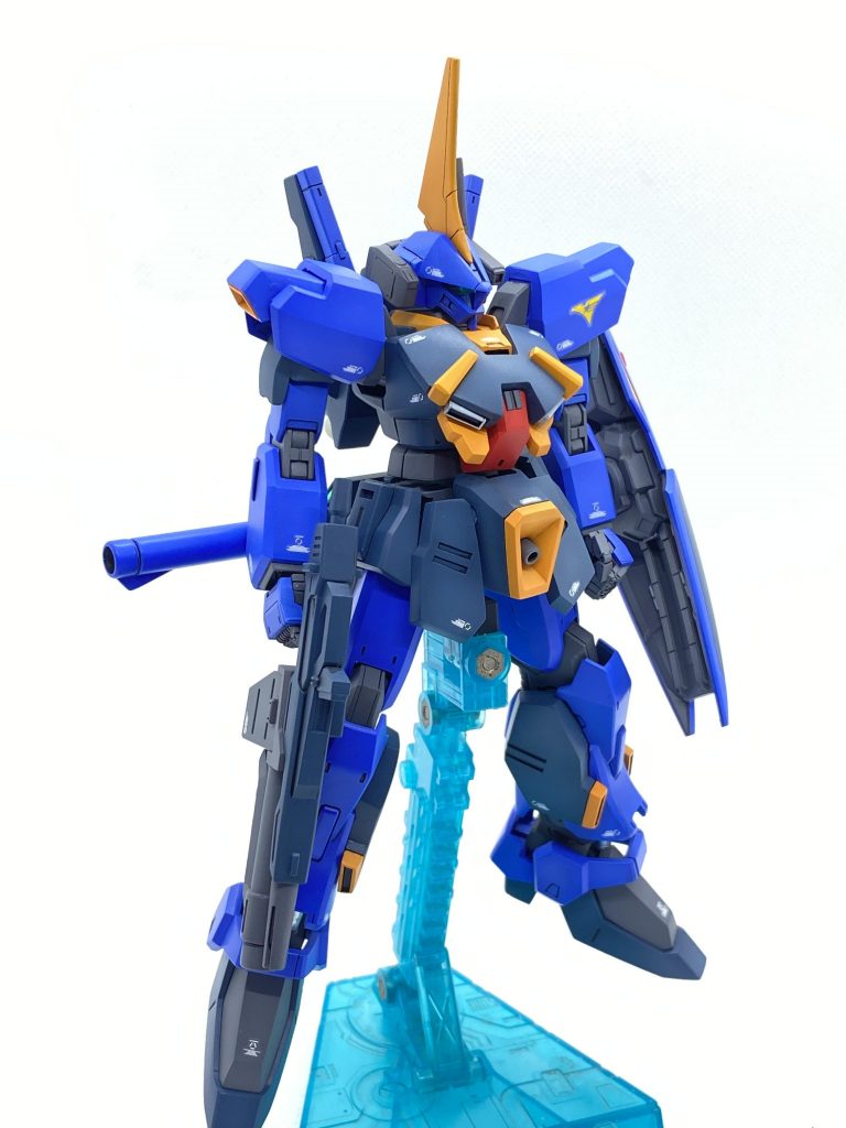 モノアイはグリーンのクリアランナーから削り出し