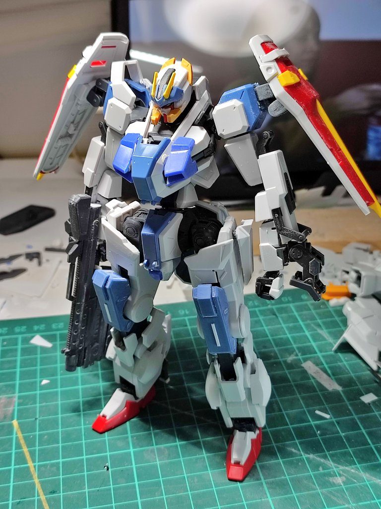 頭部以外は塗装前最終版です。肩のシールドは両側にほしかったのでEGストライクをおかわり。つまり本体がまるっと余っていますw