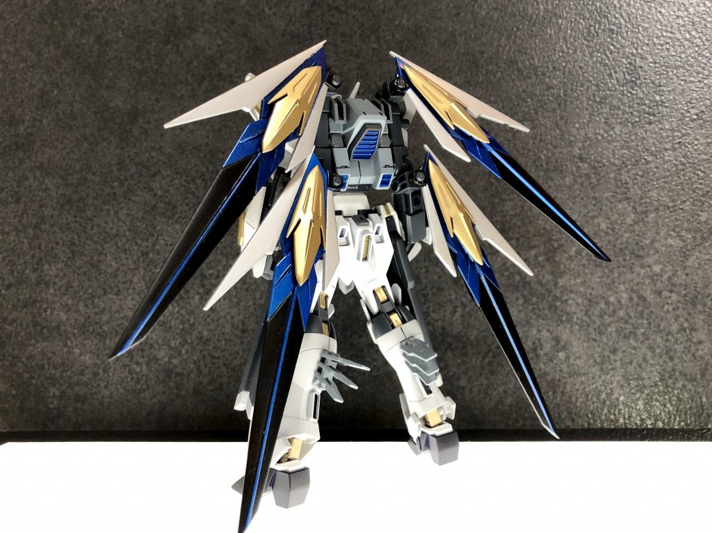 　上記のように、プラント・連合・オーブの3国家の技術が導入されたこの機体はC.E.世界では珍しく、量産どころか予備パーツの生産も困難なほどの超高級機であるため、外部機関や組織の援助が不可欠である。(オーブ軍内でも、ORB-01アカツキのように秘匿性の高い機体である故、基本的にパーツはオセアニアではなくアメノミハシラ内で製造がほとんどで、アルミューレリュミエール系統の技術に関しては連合軍内の協力者から、ヴォアチュールリュミエールを含む背面のウィングユニットについてはクライン派を通じてファクトリーから提供を受けている。※組み立てはワルキューレ島ドックにて行われていたが、アルザッヘル基地壊滅をえてメサイヤ攻防戦に突入した際はセラフィスにて最終調整が行われた。)  