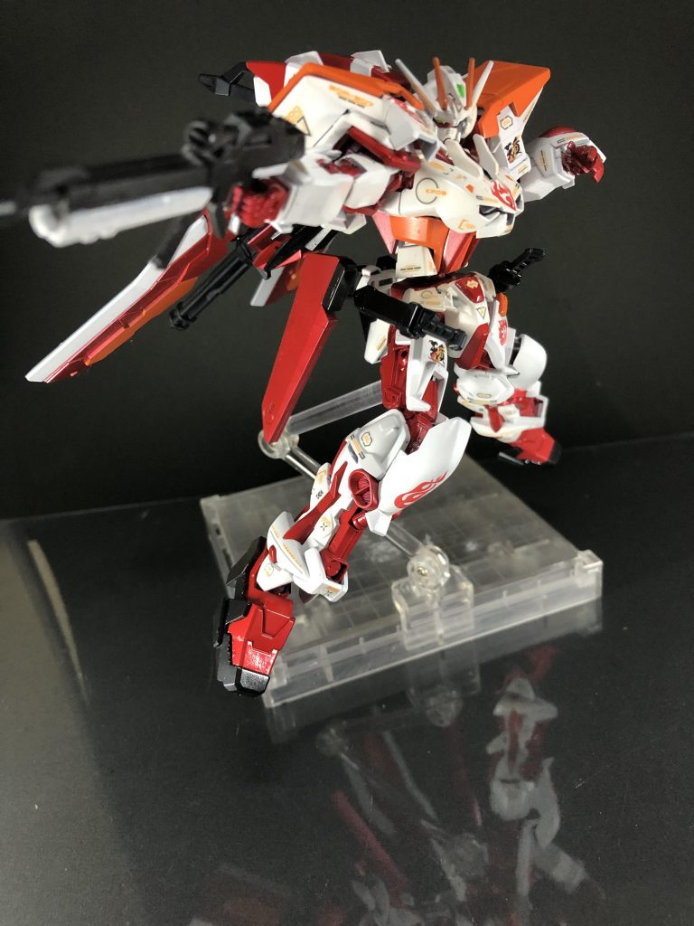 ライフル構えるとこんな感じですオリジナリティ出したかったので白色足してみました