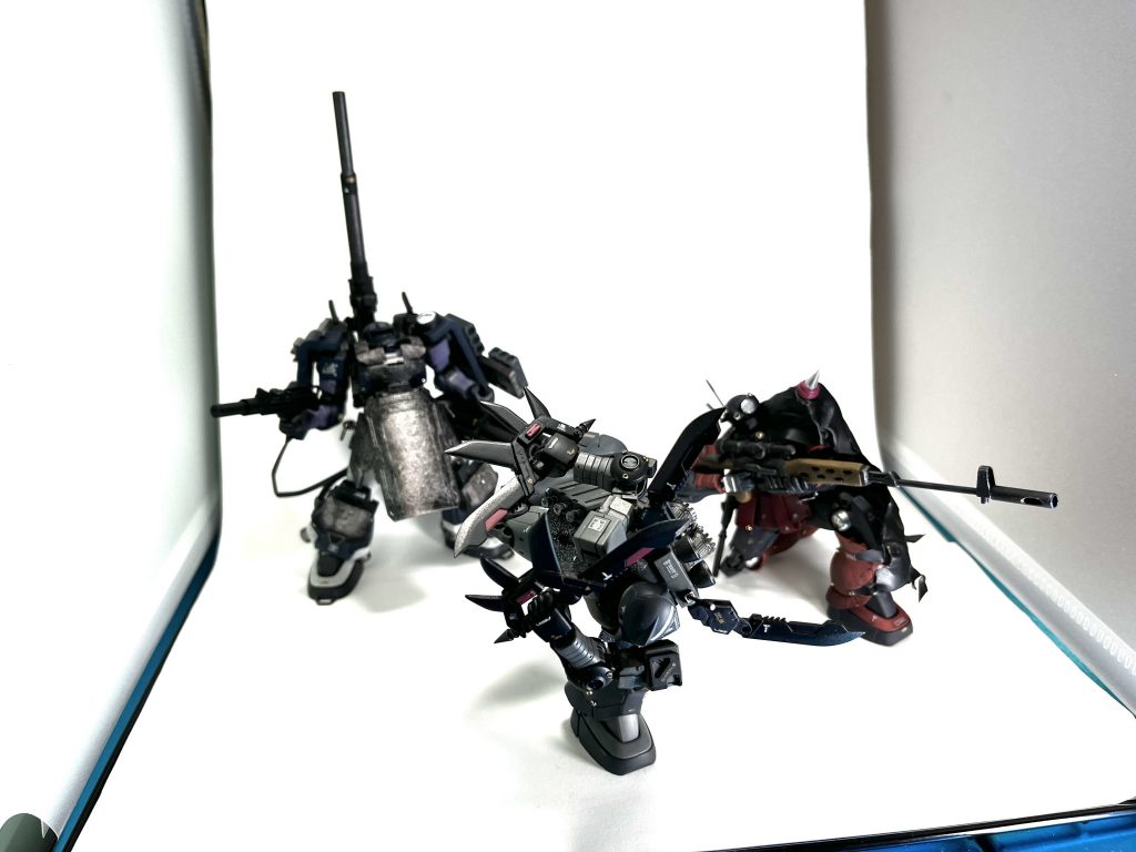 というわけでザクレンジャー3作目、以上となります。スナイパーを作ると決めてから、絶対にマントは作る！と決め、情報収集したり試作をしたりして、なんとか形になったのはとっても楽しかったです。よろしければいいね！コメント等よろしくお願いします！