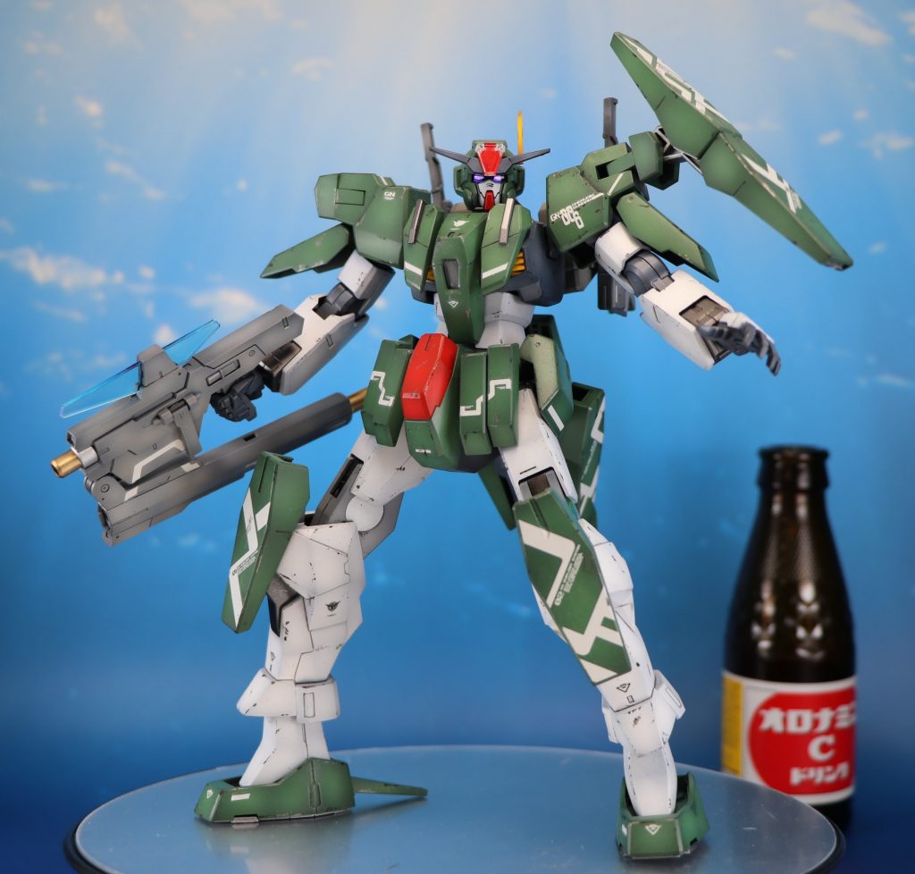 キットの出来が良い無印1/100シリーズ、今回は二代目ロックオンの搭乗機ケルディムガンダムを作成しました。