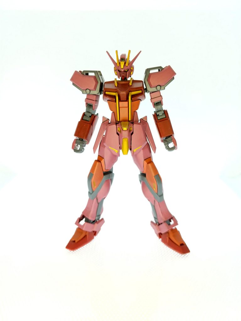 設定(相変わらずビルドダイバーズの世界観ベースです)機体名称:ストライクガンダムマーズ型式番号:GAT-X105M全高:17.72m重量:64.80t装甲材質:フェイズシフト装甲武装:75mm対空自動バルカン砲塔システム イーゲルシュテルン   対装甲コンバットナイフ アーマーシュナイダーストライクガンダムを赤色に塗装したガンプラで、タヌベロスの「汎用拡張装備計画」の母体ガンプラ。