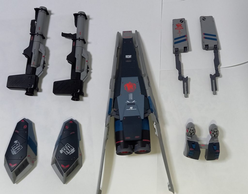 HWS一式、こちらは軽くデティールアップした程度です。デカールは市販＋海外製のνとHi-νのデカールを混ぜて使用してます。