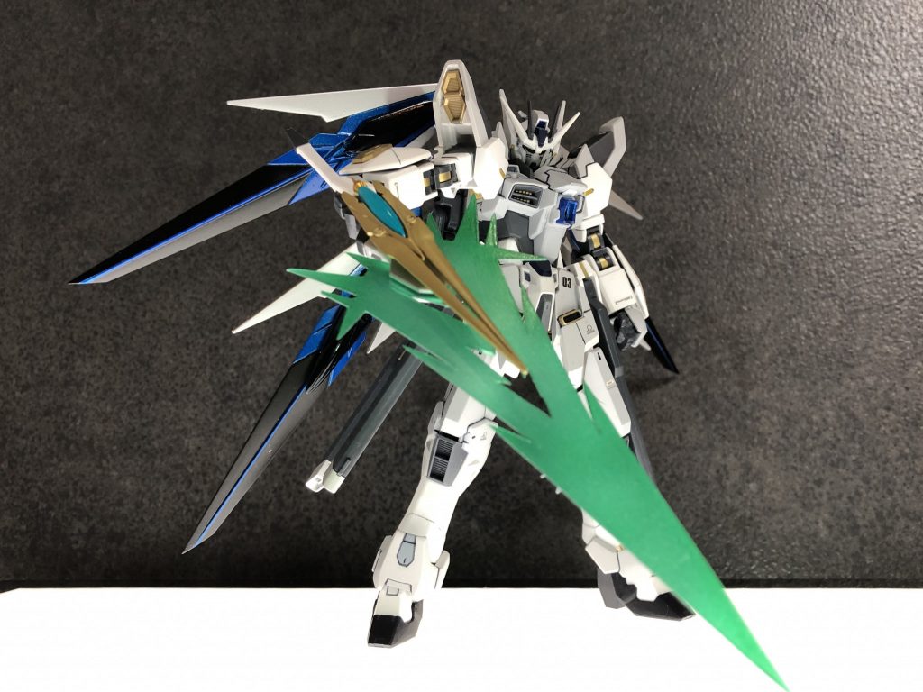 ・アルミューレリュミエール改　(ビームセイバーモード)レーヴァテインⅣ　CE世界でも最強クラスの切れ味をほこり、PS装甲系またはラミネート装甲系・陽電子リフレクターにまで干渉できる。が、ビーム刃の形状が複雑で展開時間が短い(ビームシールドのように長く使えばエネルギー切れなる)のが欠点。　レクイエム中継ステーション破壊作戦では、ステーションを見事に陽電子リフレクターごと切り裂いて停止させた。(この際、総エネルギーの6割を使ってフェイズシフトダウンしている。)  